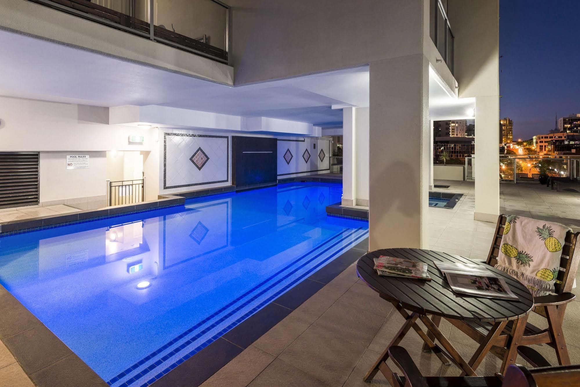 Oaks Brisbane Lexicon Suites エクステリア 写真